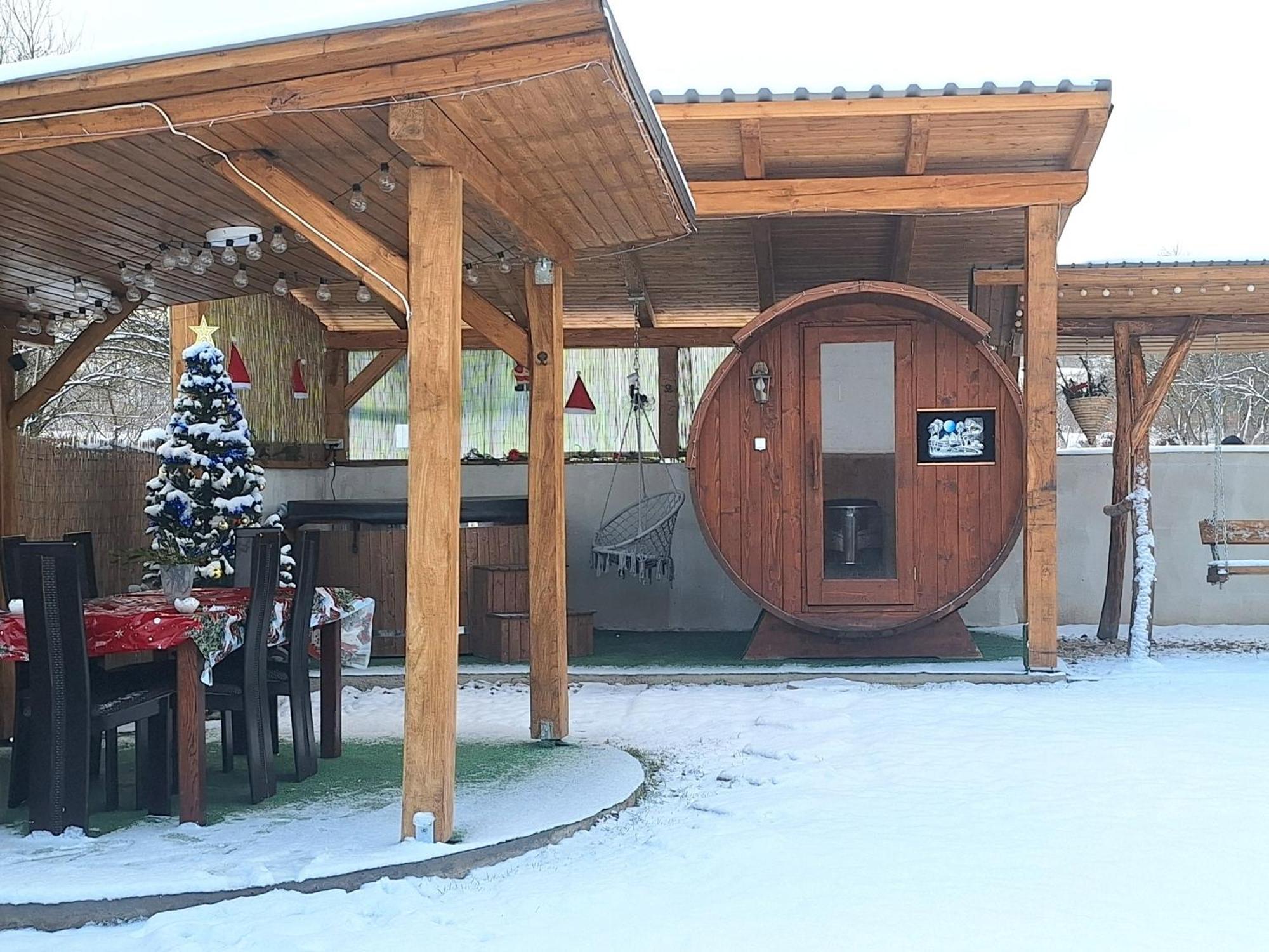 La Dory Apartment Satu Sugatag Exterior photo